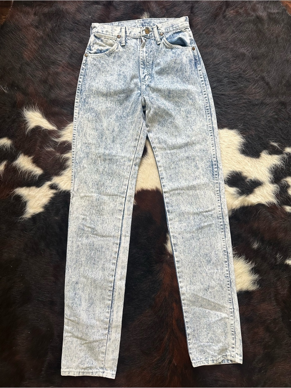 Vintage Women’s Wrangler Acid Wash Denim Jeans - Light Blue 26” waist - Picture 3 of 6
